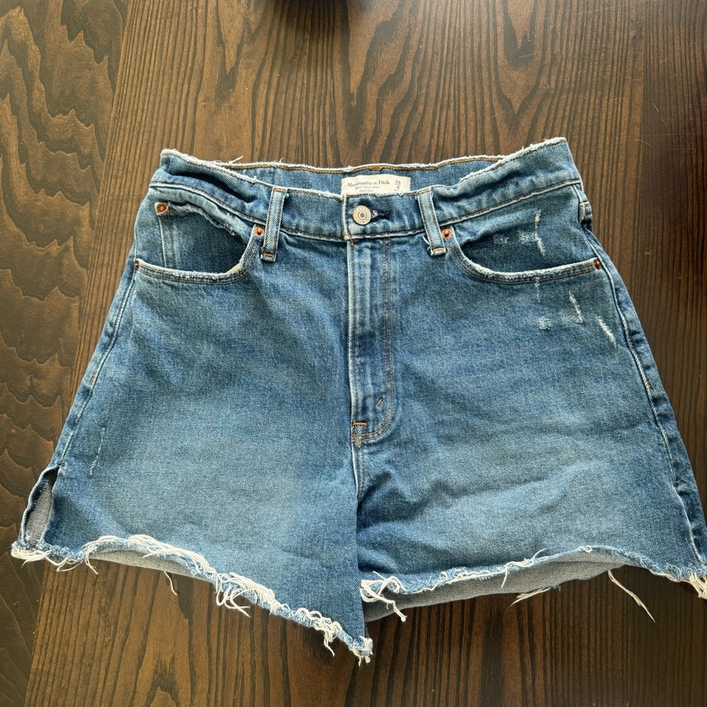 Abercrombie & Fitch high rise mom short
